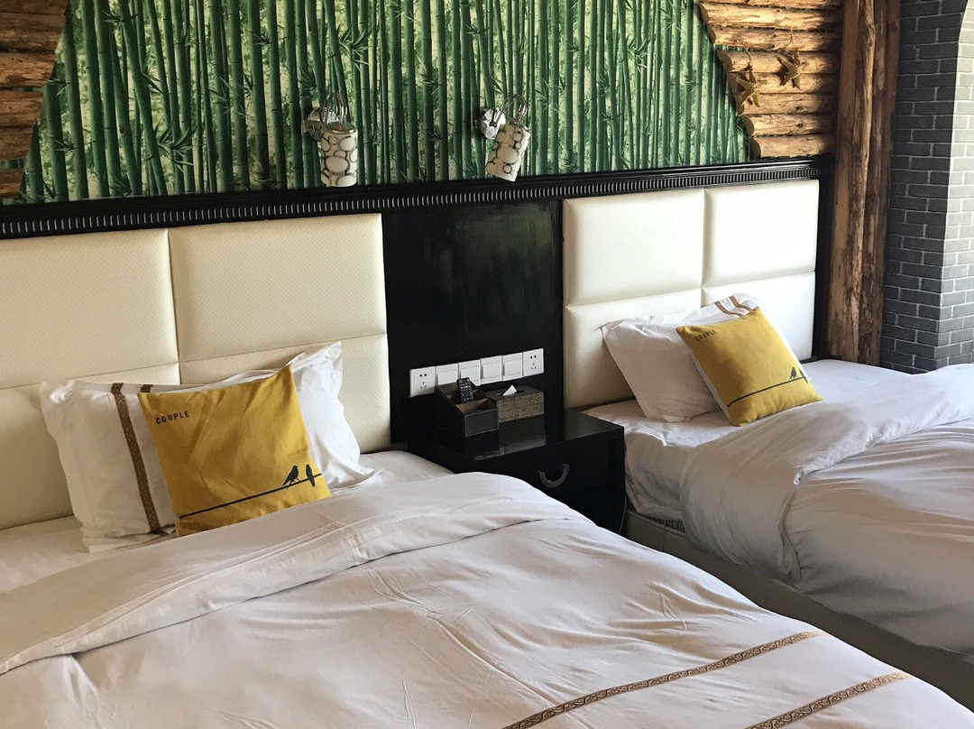 泸沽湖青风扬度假酒店主图