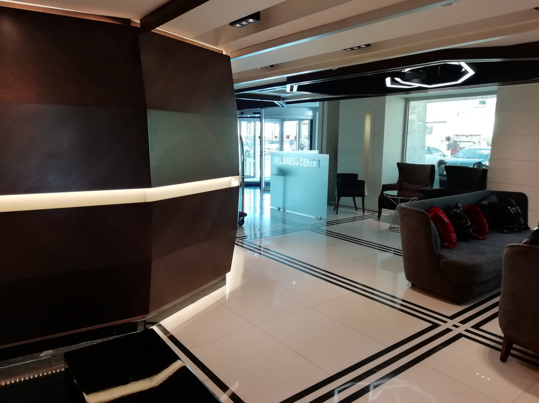 B Business Hotel & Spa主图