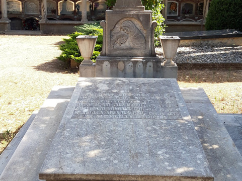 Cementiri Vell d'Igualada-伊瓜拉达必去景点