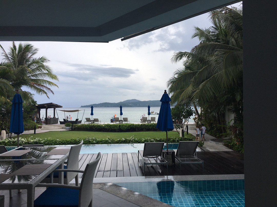 普吉岛海滨大酒店主图