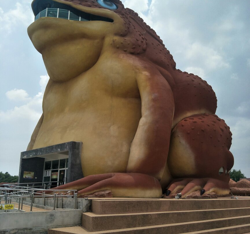 Phaya Thaen Public Park景点图片
