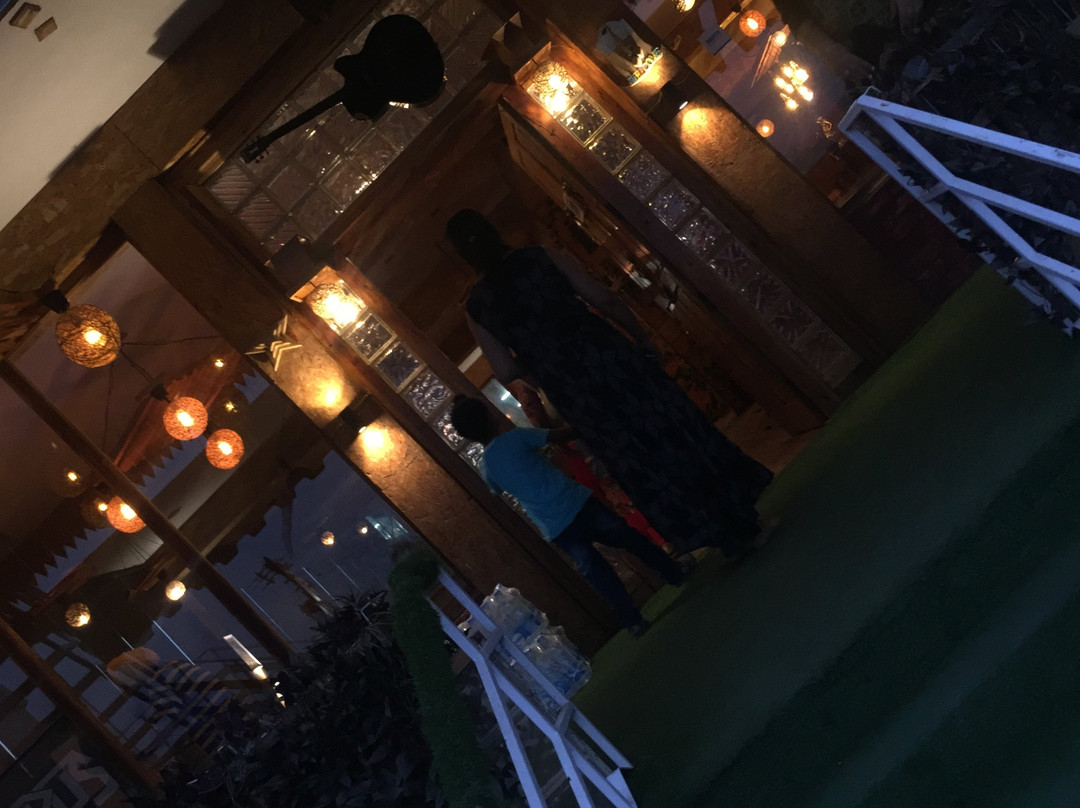 Hotel Virus Bistro and Kitchen主图