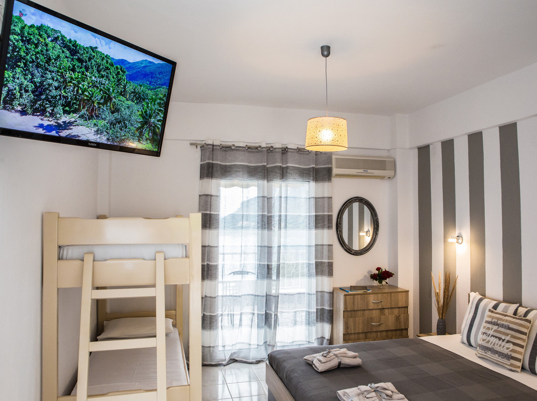 Sunset Apartments主图