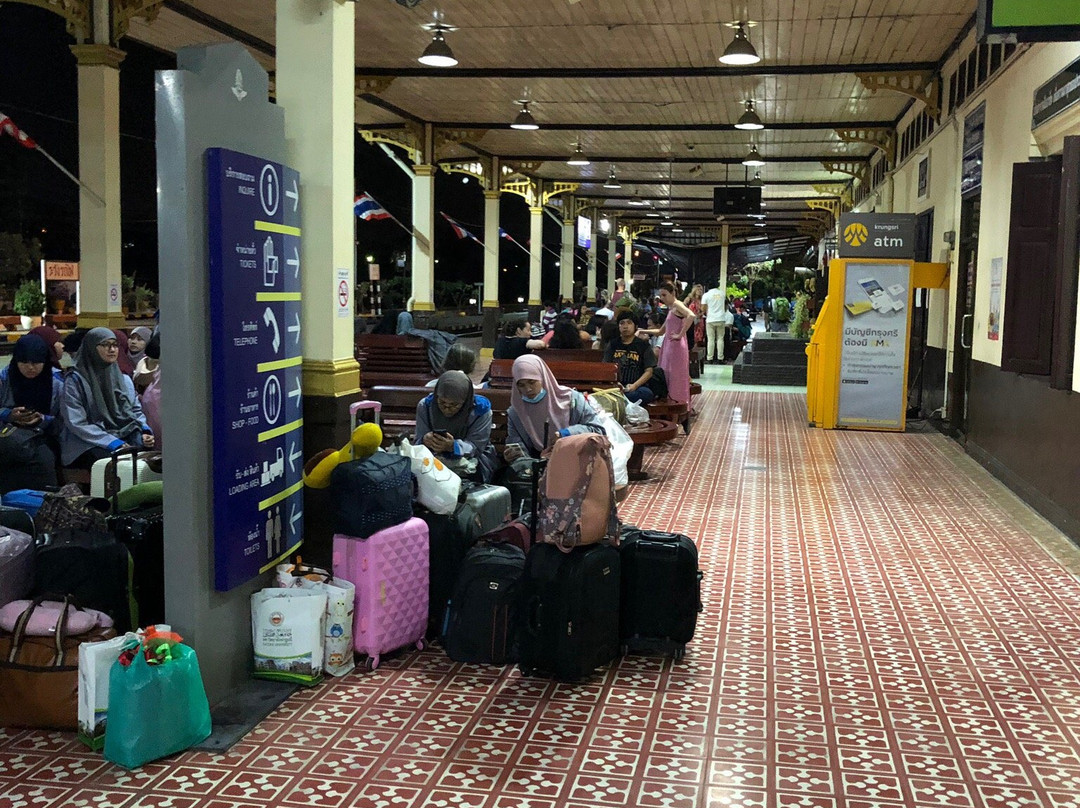 Bang Pa-In Railway Station-挽巴茵必去景点