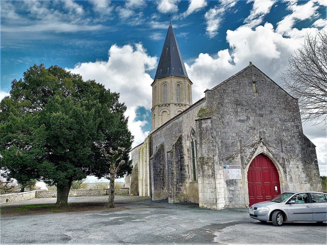 Eglise De La Nativite De La Sainte-Vierge景点图片