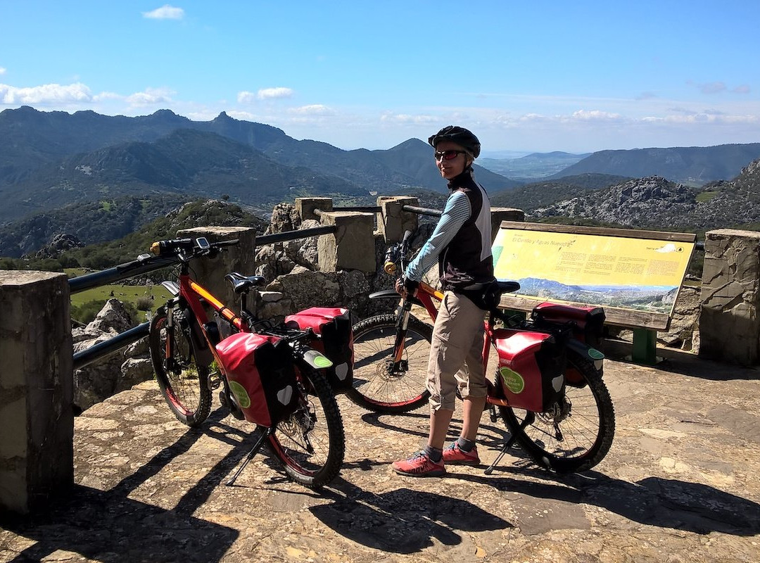 Happy eBikers景点图片