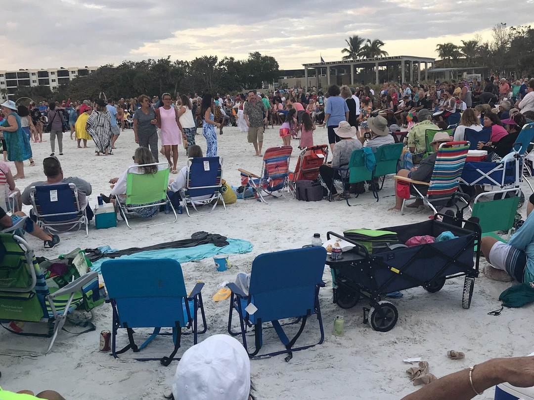 Siesta Key Drum Circle-萨拉索塔必去景点