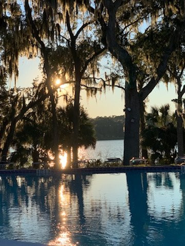 派拉蒙广场套房酒店主图