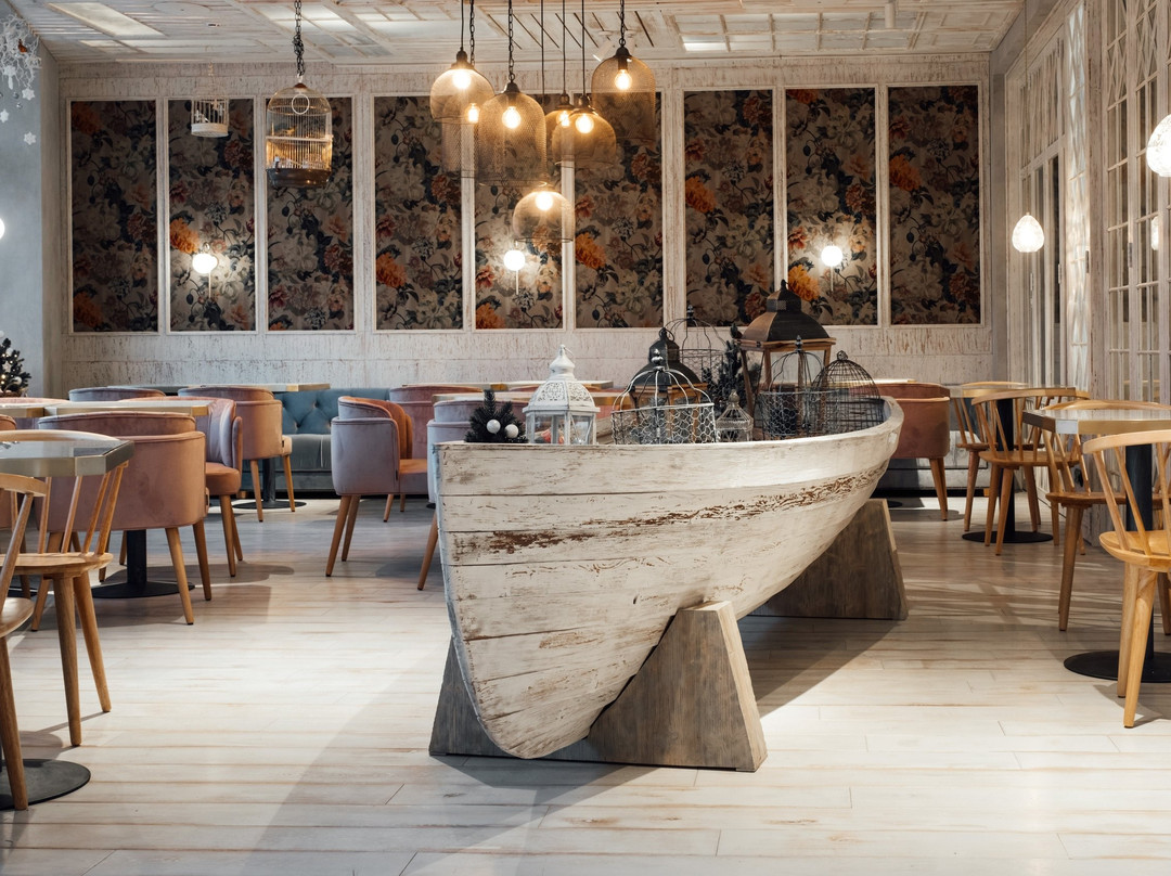 Ostrovskiy Hotel主图