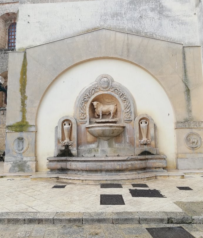 Fontana Del Toro-纳尔德奥必去景点