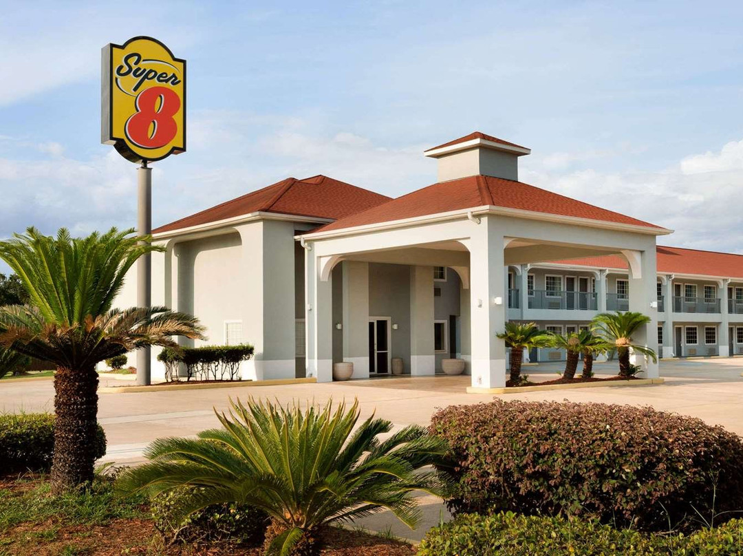 Super 8 by Wyndham Lake Charles Northeast主图