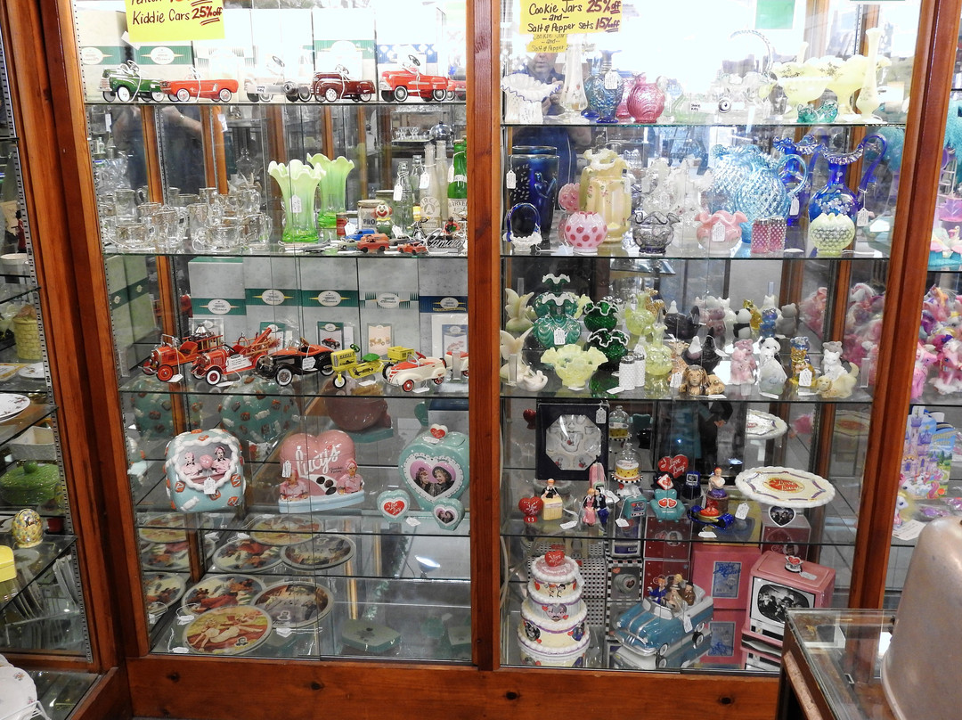 Central Park Antique Mall-贝克斯菲尔德必去景点