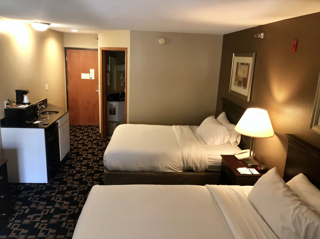 Express Suites Riverport- Conference and Event Center主图