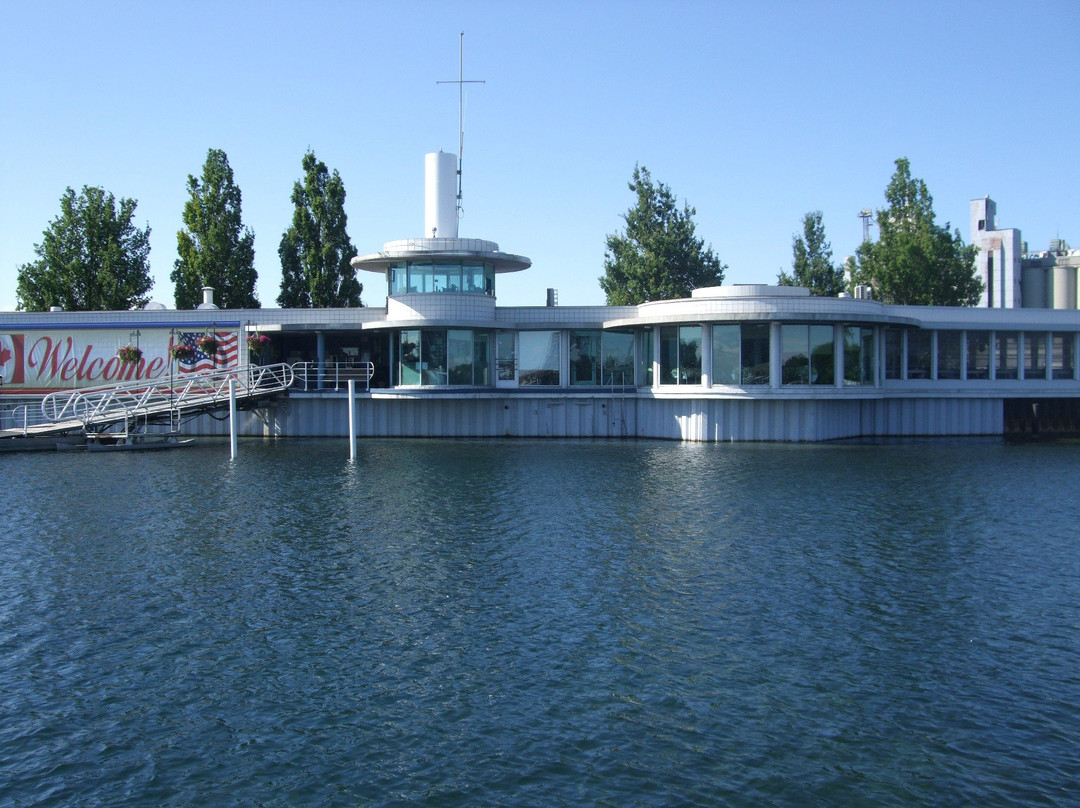 Sarnia Bay Marina景点图片