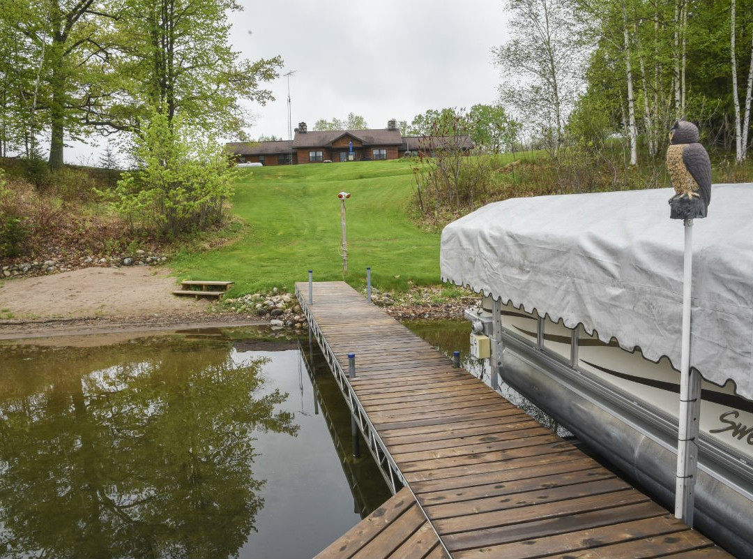 Young's Golf-Recreation-Dining-Iron River必去景点