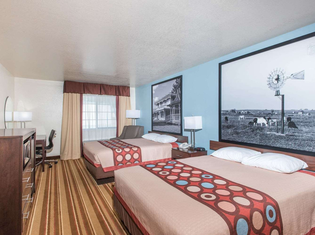 Super 8 by Wyndham Claremore OK主图