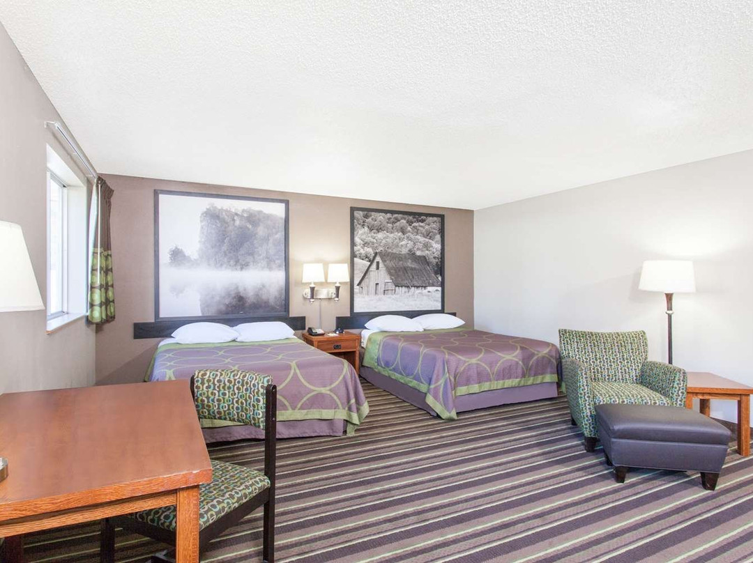 Super 8 by Wyndham Richlands / Claypool Hill Area主图