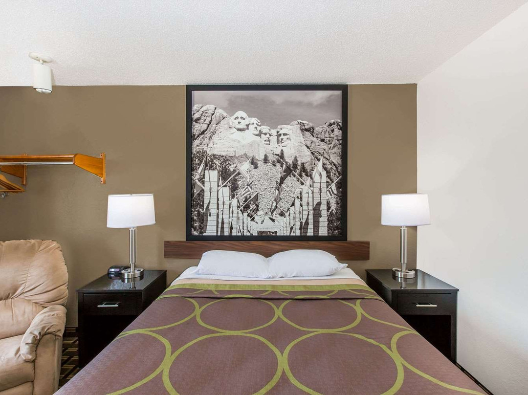 Super 8 by Wyndham Wayne主图