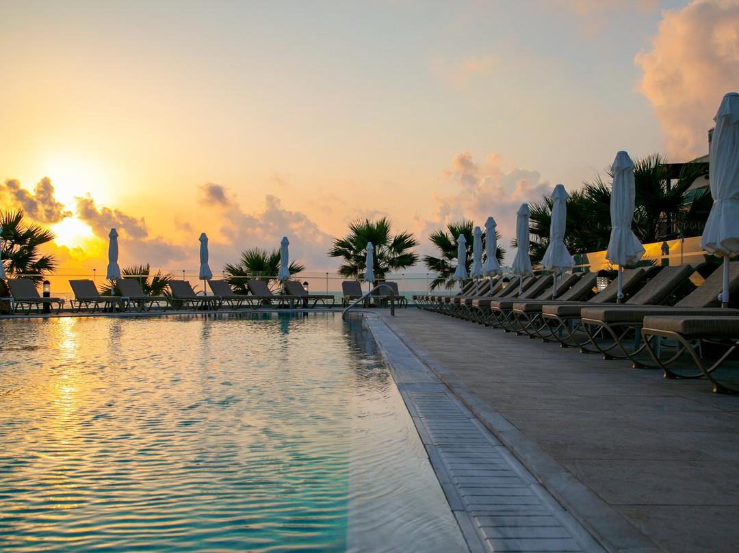 Louis Paphos Breeze主图