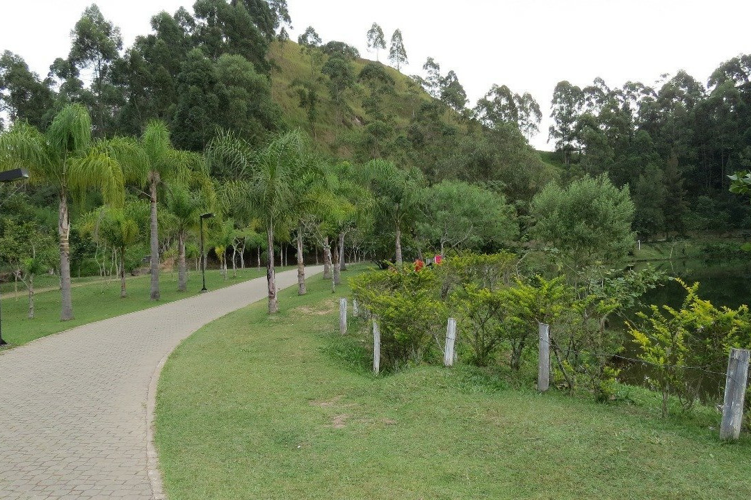 Parque do Lago Francisco Rizzo-恩布必去景点
