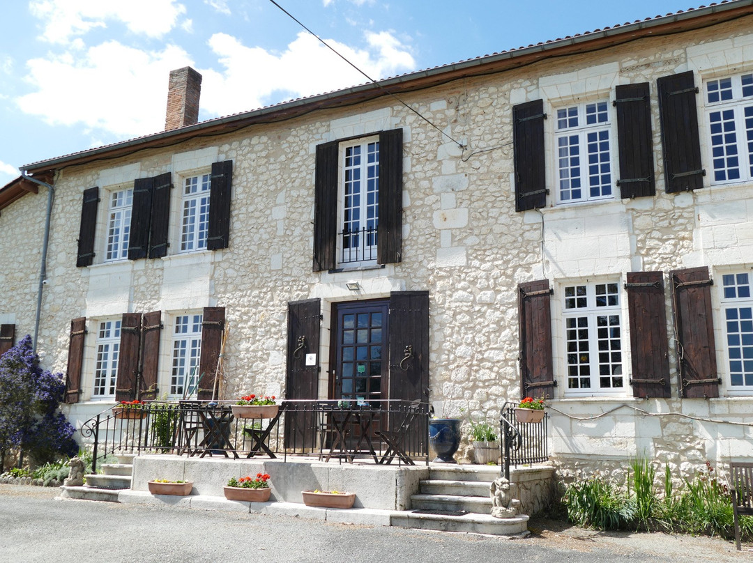 Le Logis Des Quatre Puits主图