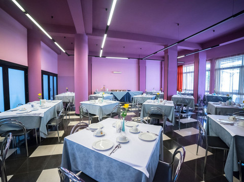 金字塔酒店主图