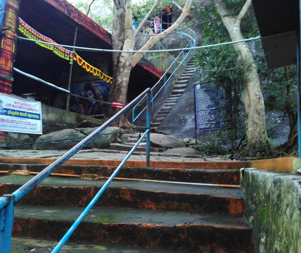 Madavoorpara Siva Temple景点图片