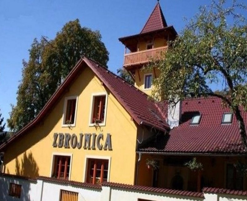 Lucenec餐馆和美食-Pizzeria Zbrojnica