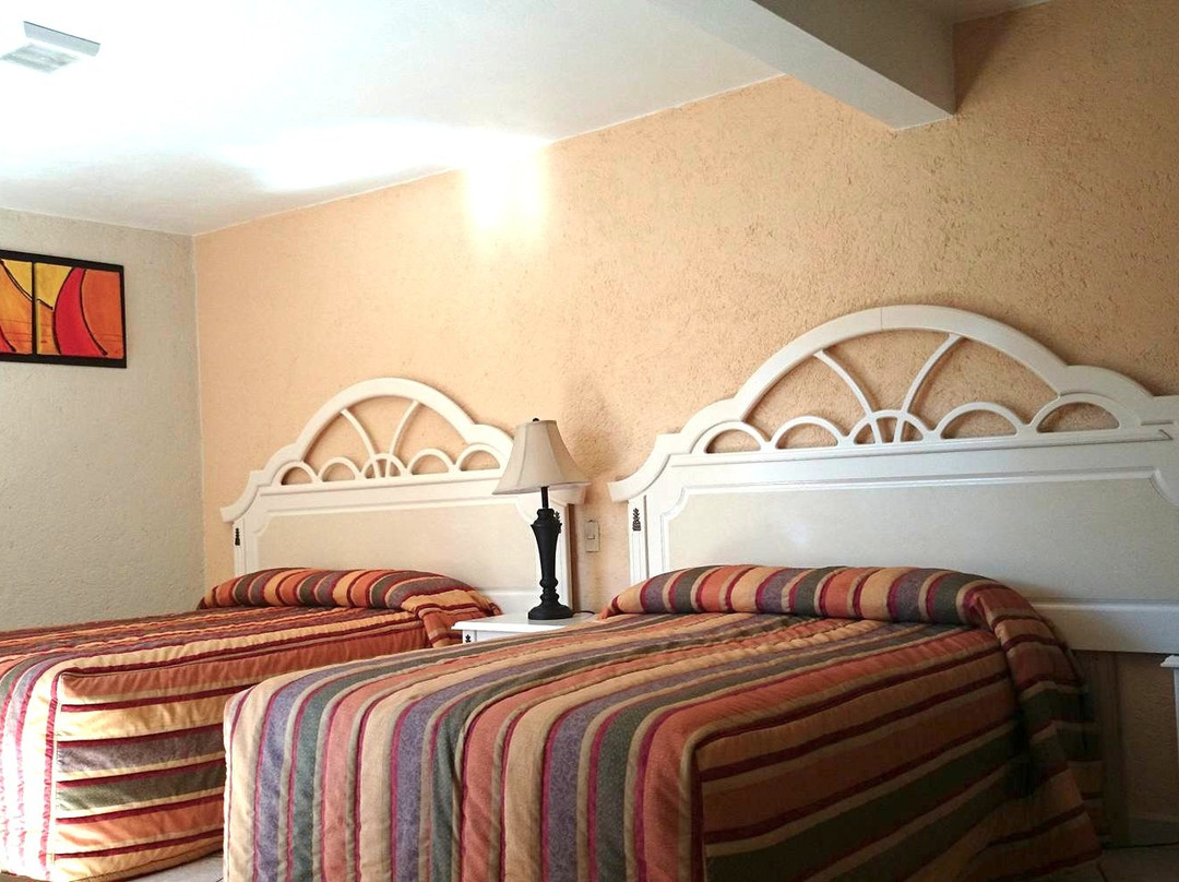 Hotel Cinco Palomas