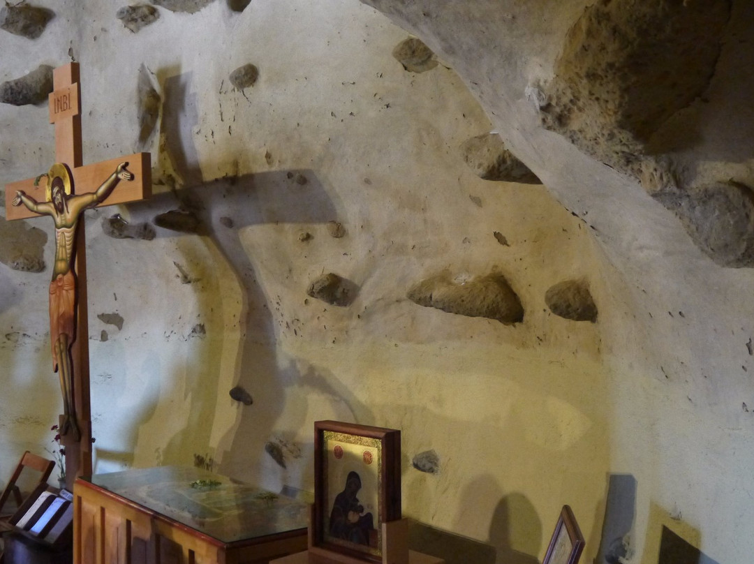 Chrysospiliotissa Church-Deftera必去景点