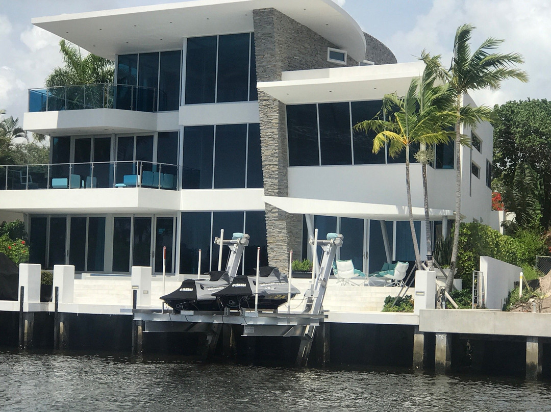 Miami Party Boat Rentals-阳光岛海滩必去景点