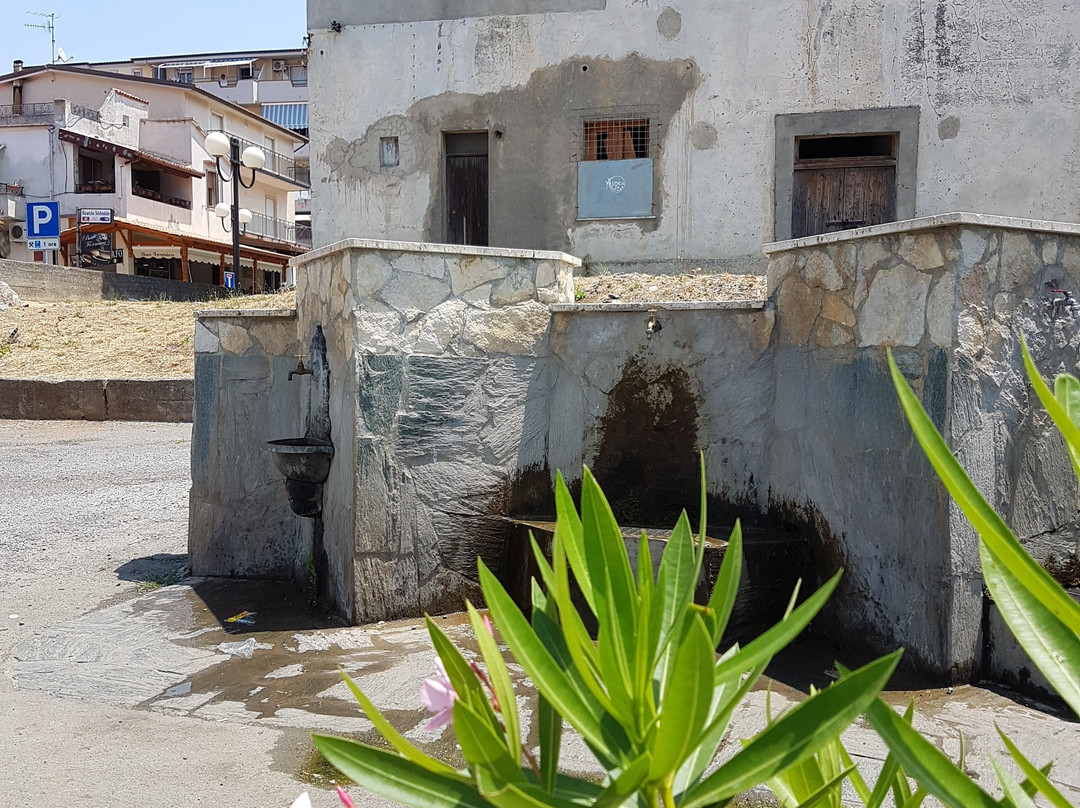 Fontana della Buona Acqua di Marcellina景点图片