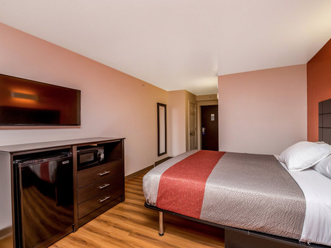 伊利诺伊伊皮奥里亚 6 号汽车旅馆