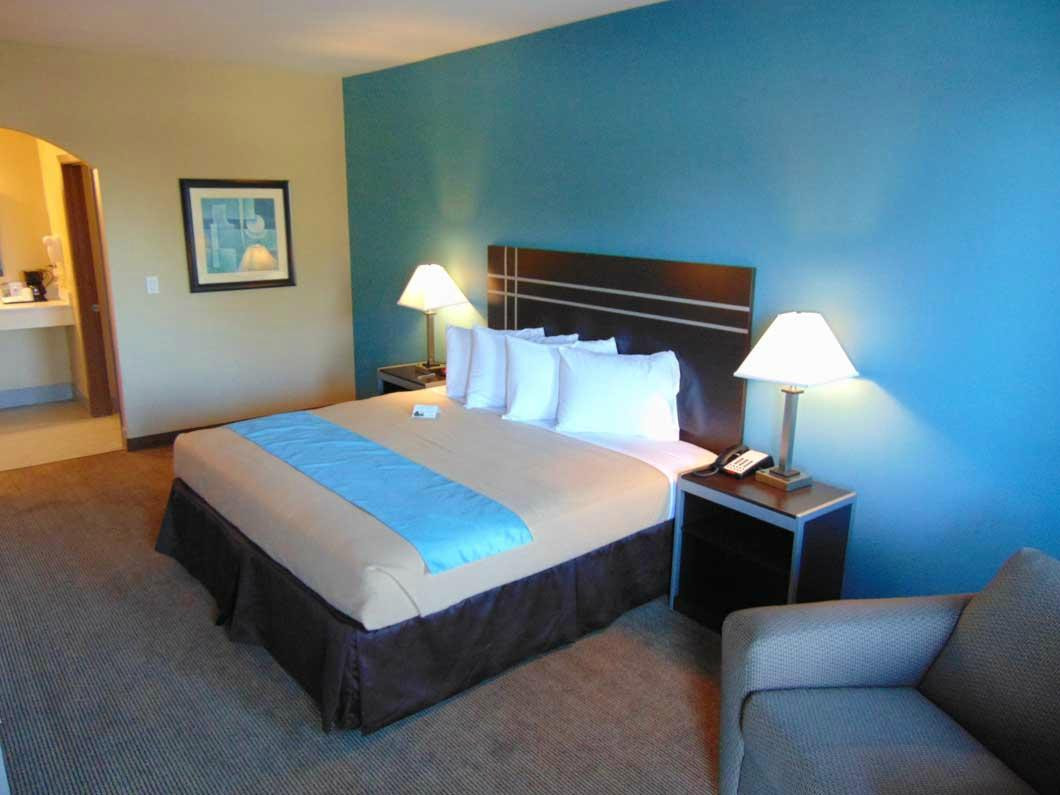 Moulton Inn & Suites By OYO Near Shiner TX主图