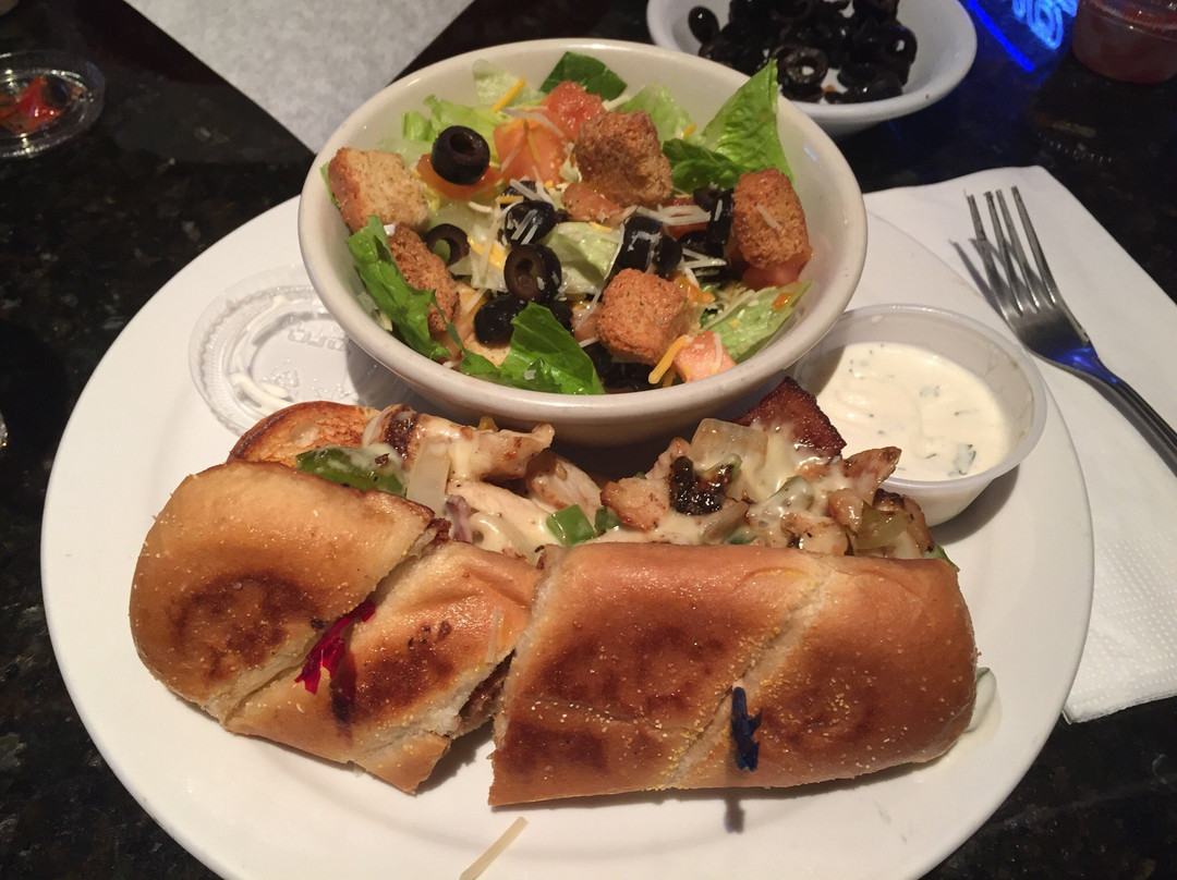 Elma餐馆和美食-Shujacks Bar and Grill