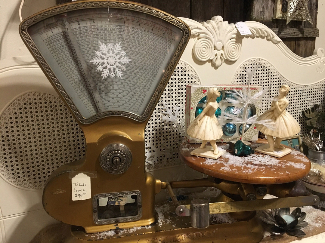 Haupt Antiek Market-Apple Valley必去景点