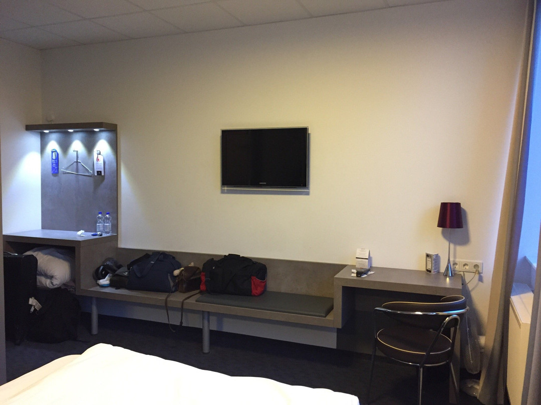 Road House Hotel主图