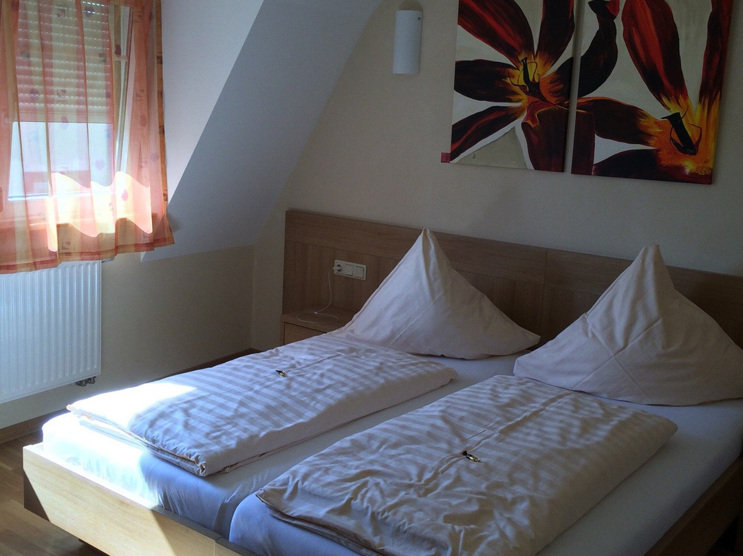 Kinderbeuern酒店住宿-Weingut & Vinothek Schmitges