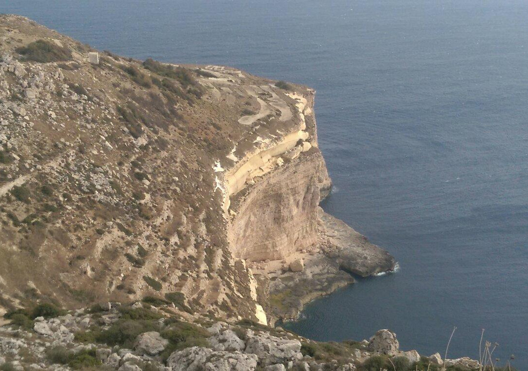 Discover Dingli Cliffs景点图片