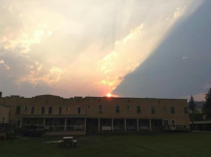 Symes Hot Springs Hotel主图