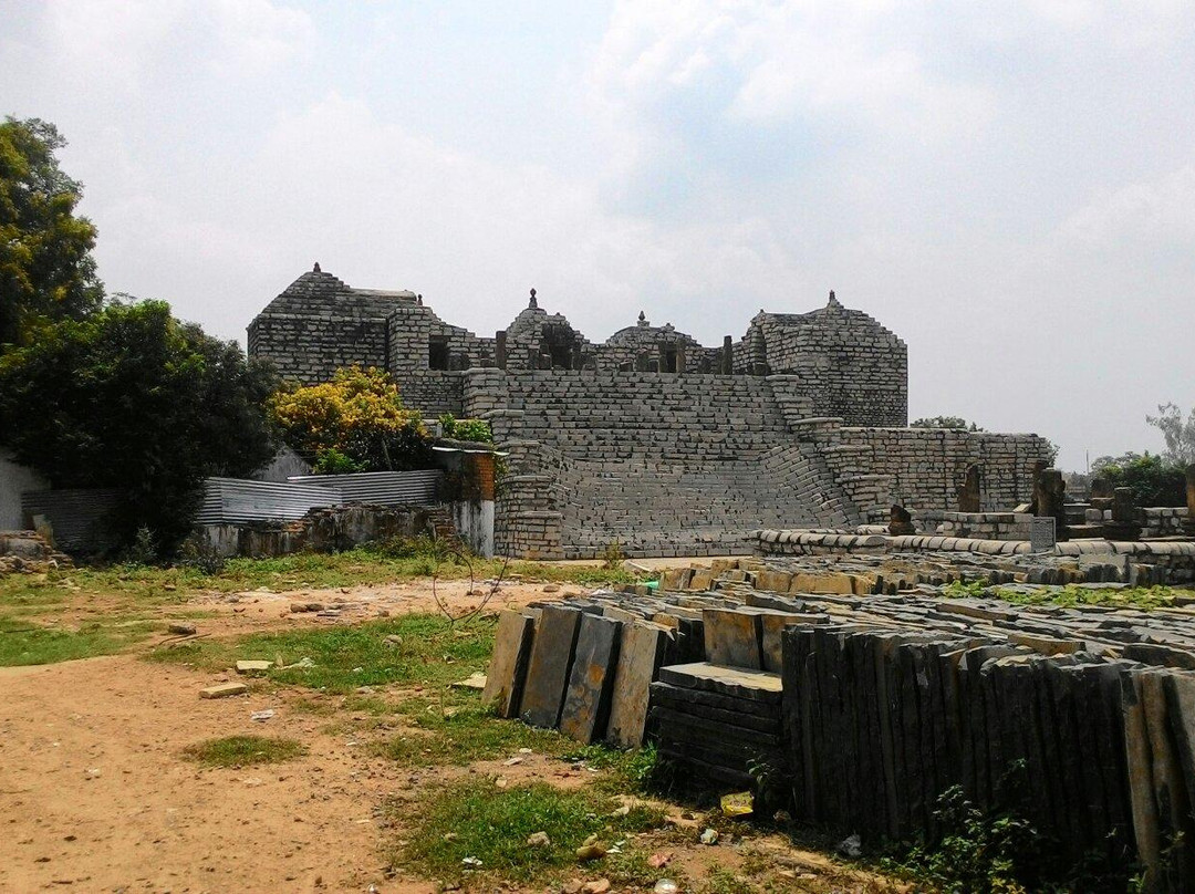 Surang Tila景点图片