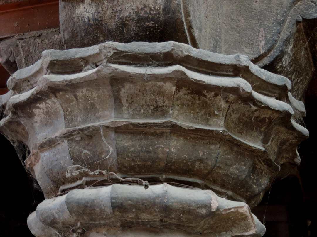Chaubis Khamba Temple-乌阇必去景点
