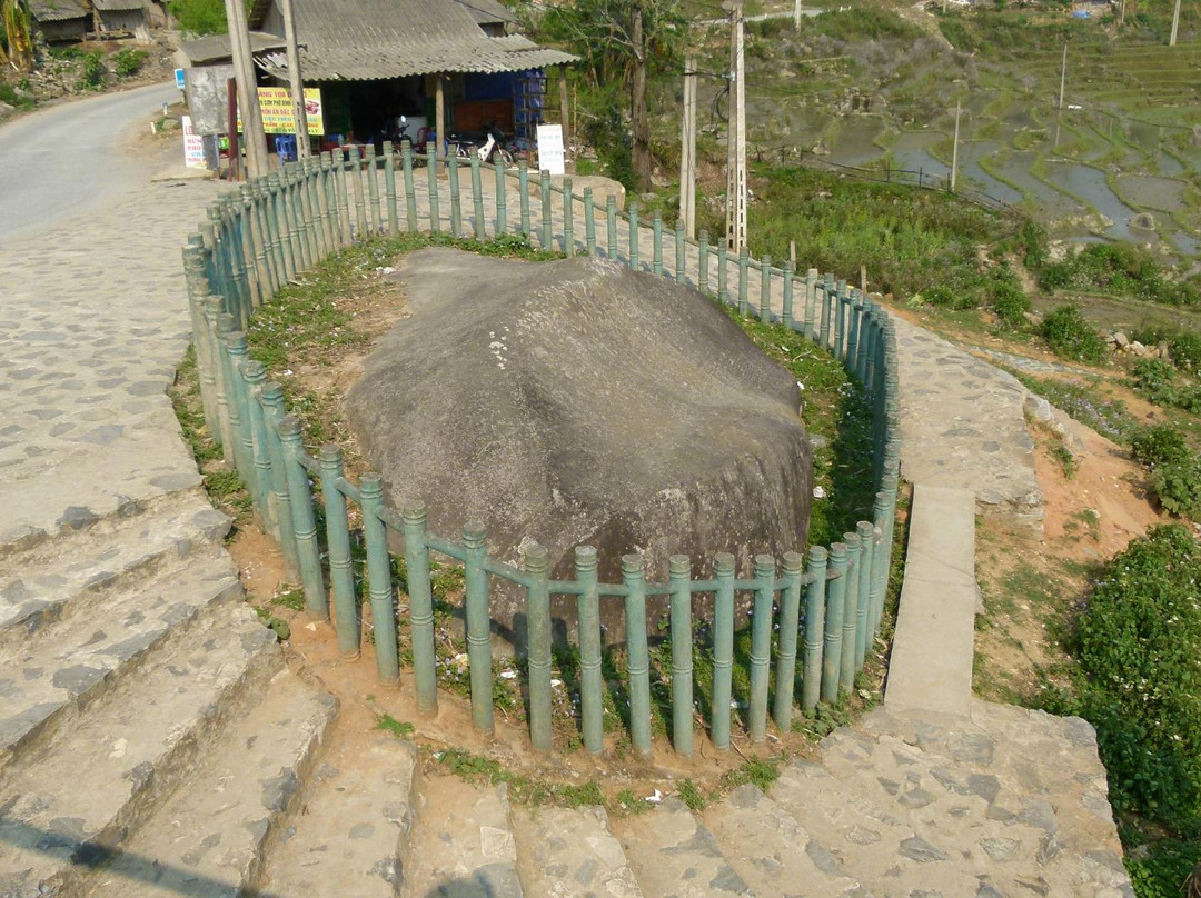 Sapa Ancient Rock Field景点图片