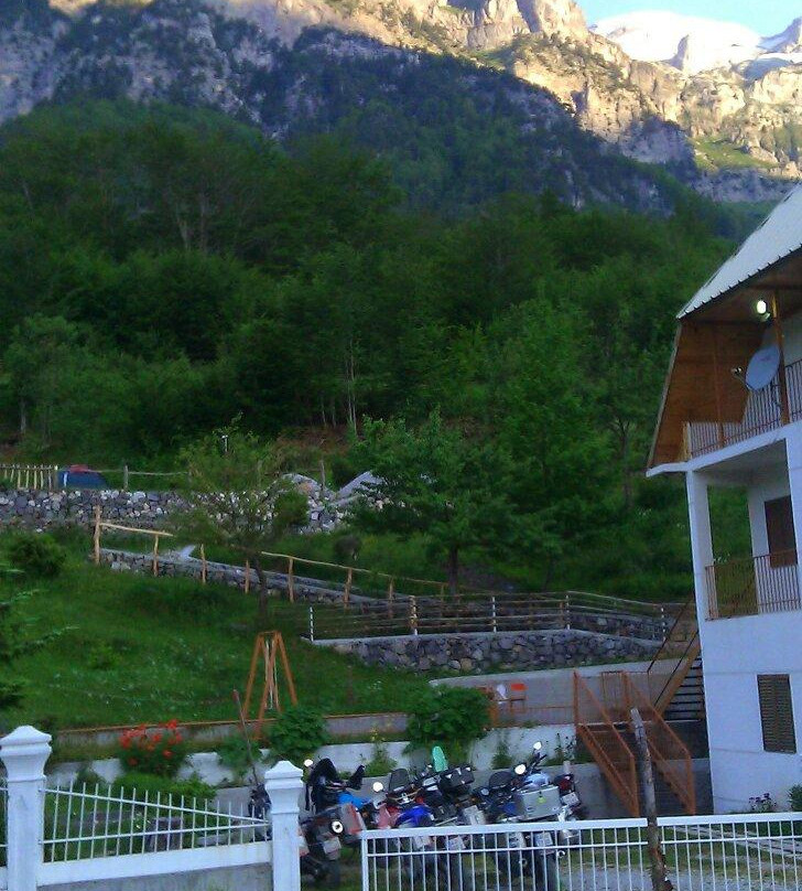 Alpbes Theth Guest House主图