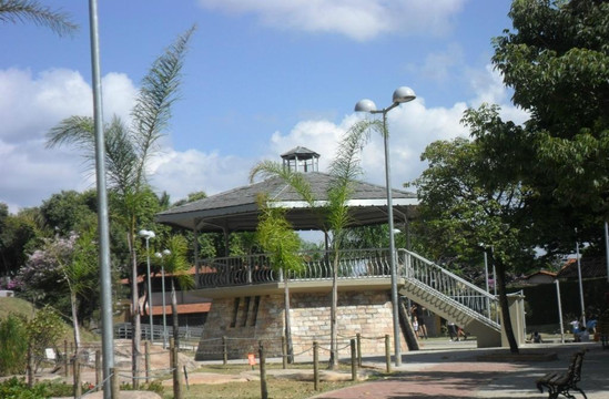 Praça Presidente Tancredo Neves-Contagem必去景点