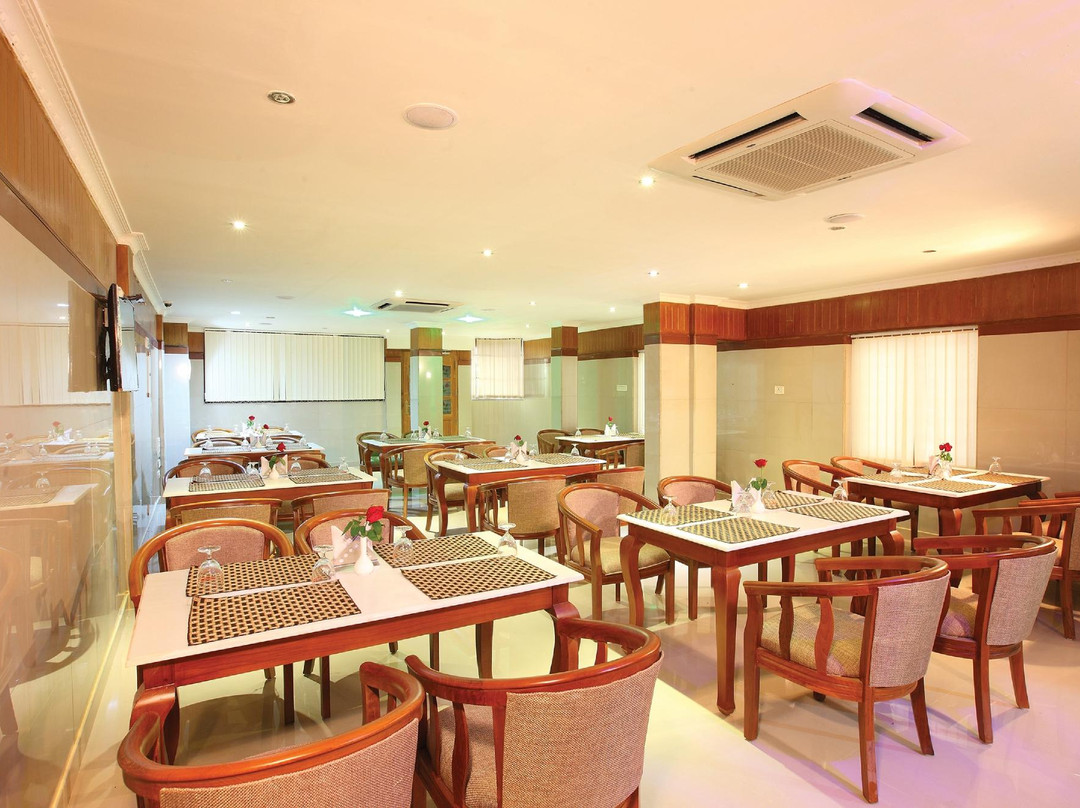 Hotel Midhuna International主图