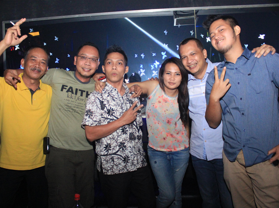 BabyFace Club & Karaoke Semarang-三宝垄必去景点