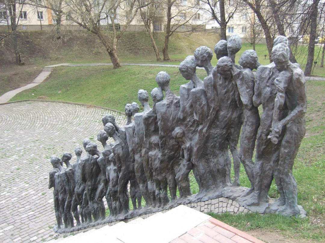 Monument to Fallen Jewish People on March 2, 1942-明斯克必去景点