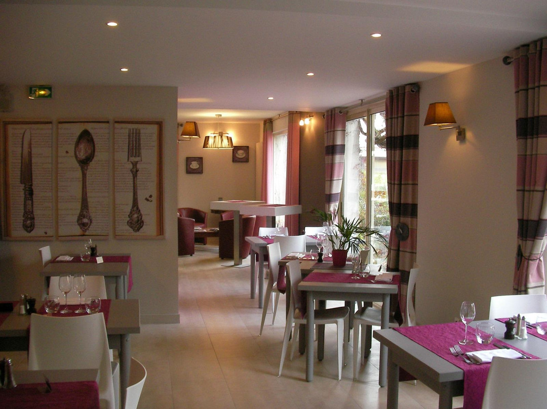 Logis Hôtel De La Levée主图
