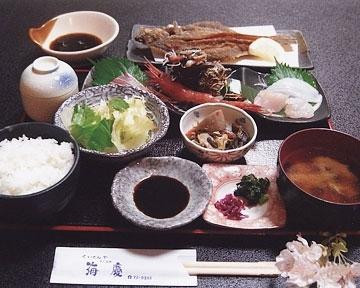 岩美町餐馆和美食-Kuimonya Sazanami